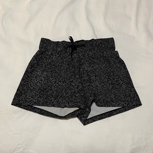 Lululemon shorts with pockets